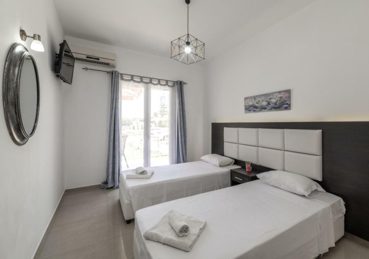Antonis Deluxe Apartament *
