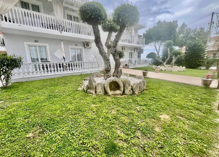 Villa Antonis Deluxe Apartments